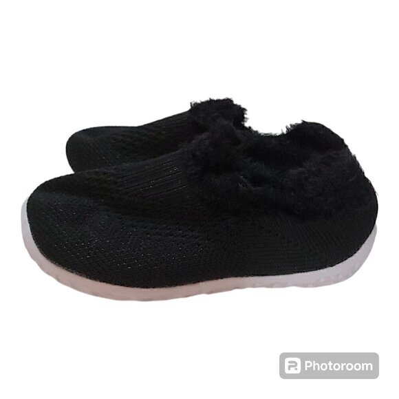 Adorable 18-24M Black Knit Loafers for Boys and Girls with Faux Fur Ankle Trim - Picture 5 of 9